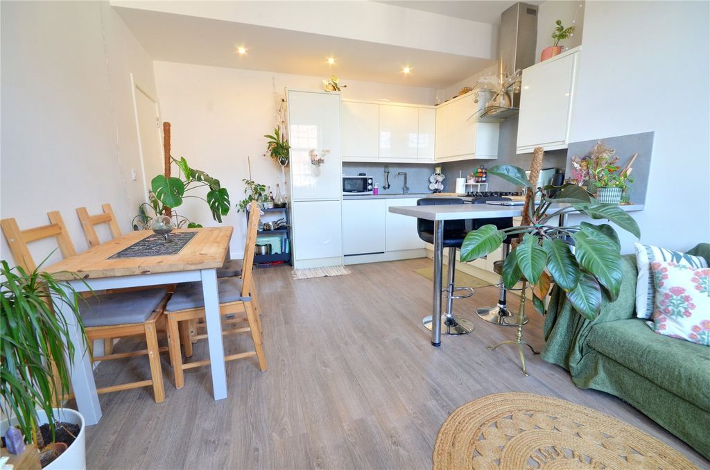 Property photo 1 of 15 Kitchen/Lounge/Diner