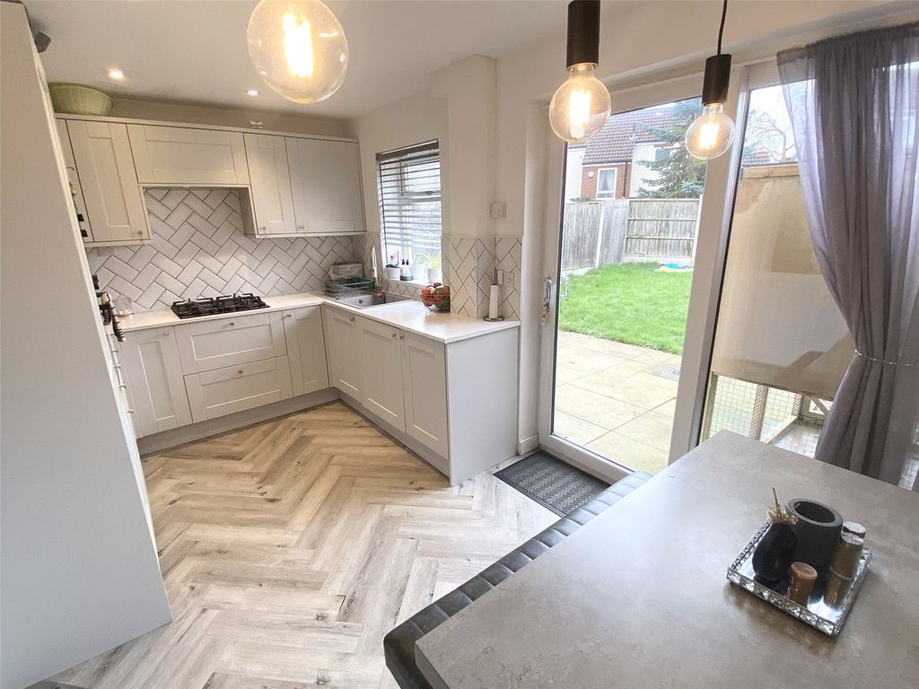 Property photo 3 of 14 Picture No. 16