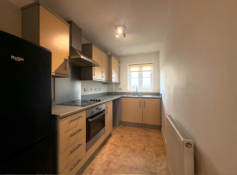 Property photo 2 of 6 Kitchen