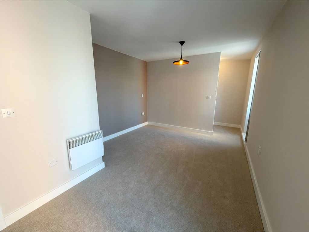 Property photo 3 of 8 Bedroom