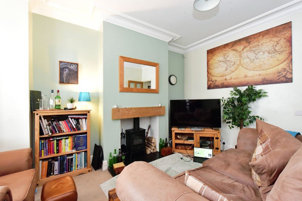 Property photo 2 of 11