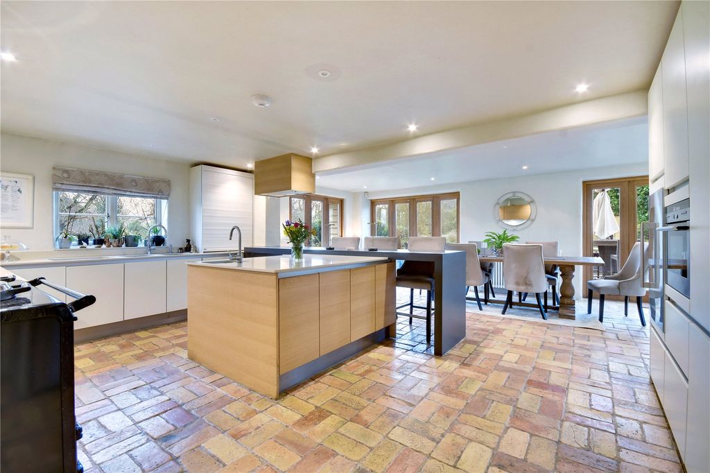 Property photo 2 of 17 Kitchen