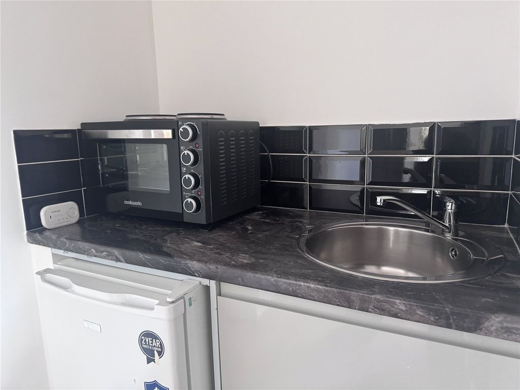 Property photo 3 of 5 3