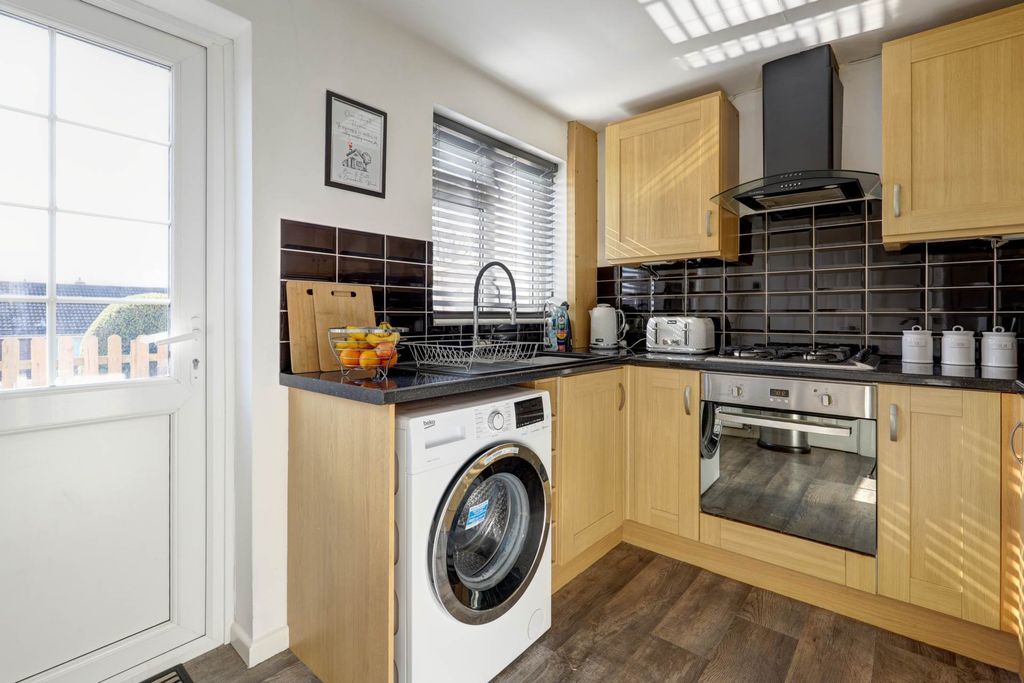 Property photo 2 of 16