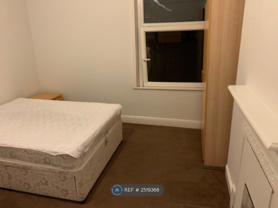 Property photo 3 of 9 Bedroom 2