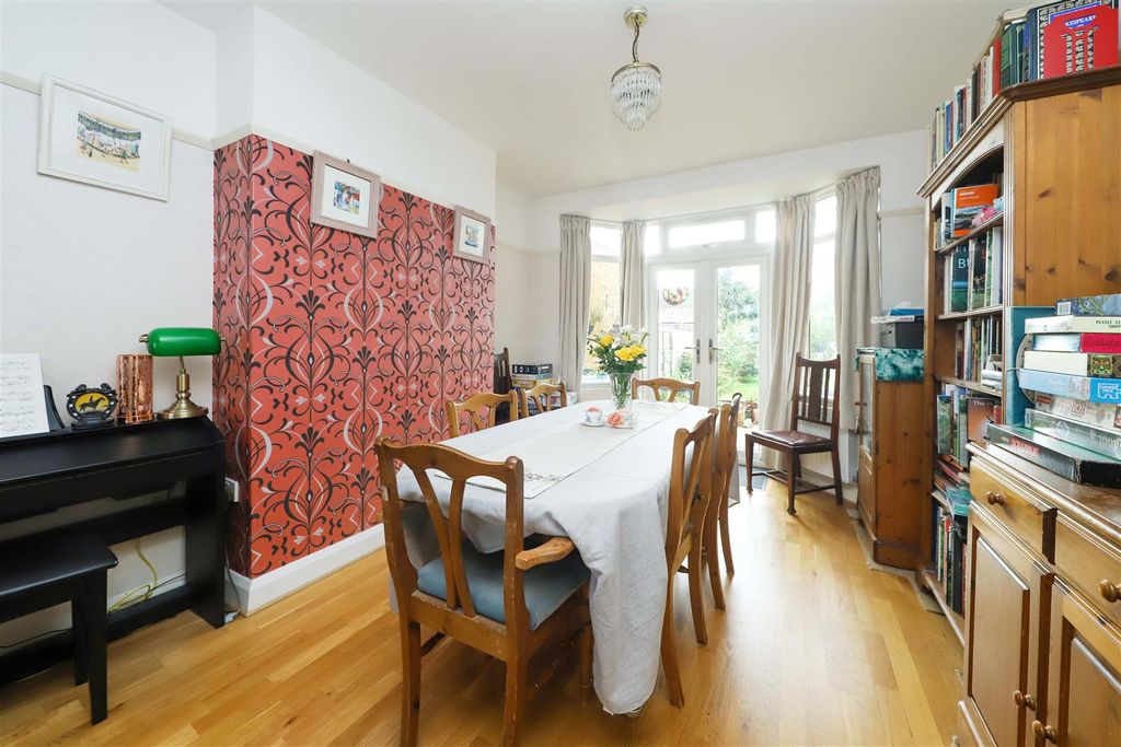 Property photo 3 of 14 Dining Room
