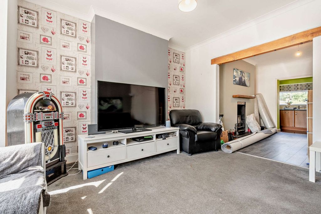 Property photo 3 of 20