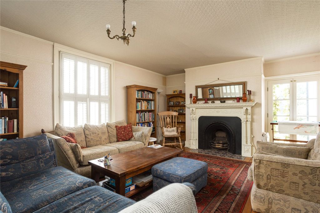 Property photo 2 of 14 Sitting Room