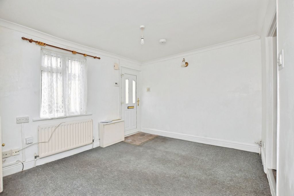 Property photo 2 of 17 Living Room