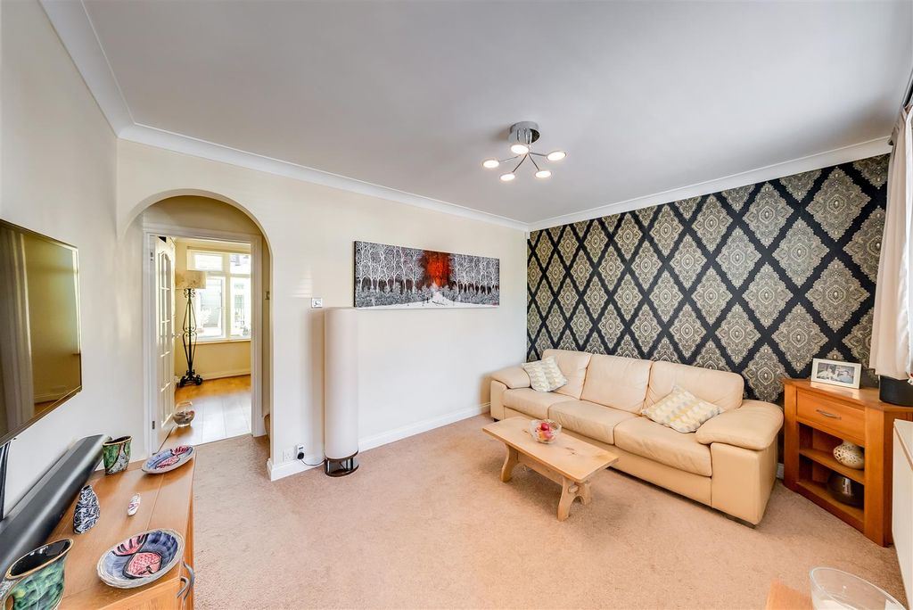 Property photo 3 of 28 A7S08796Hdr.Jpg