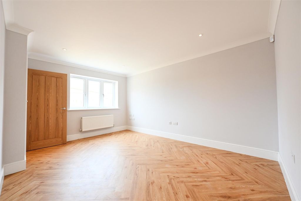 Property photo 2 of 11 Asp_8587.Jpg