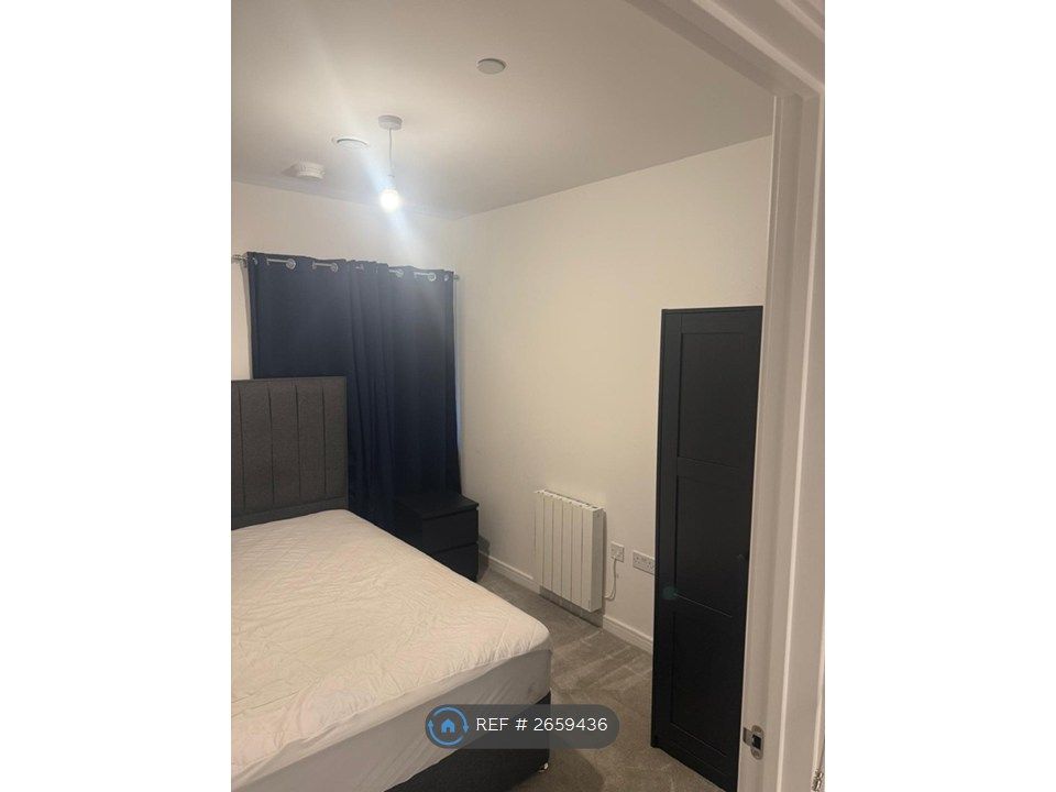 Property photo 1 of 9 Bedroom