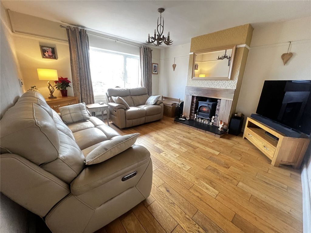 Property photo 2 of 23 Picture No. 15