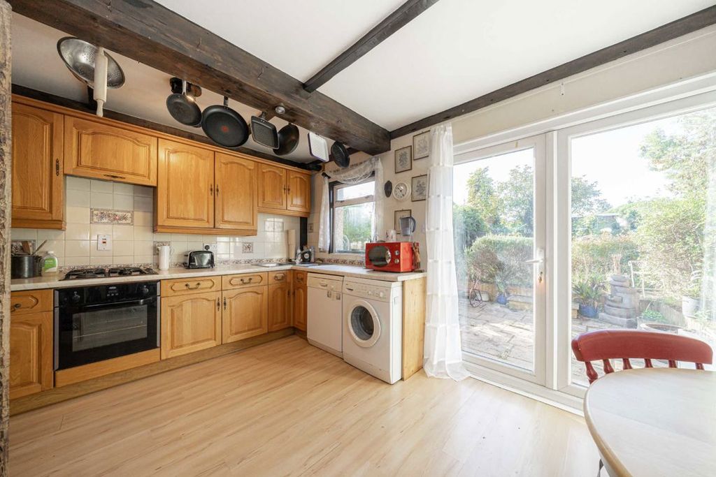 Property photo 3 of 6