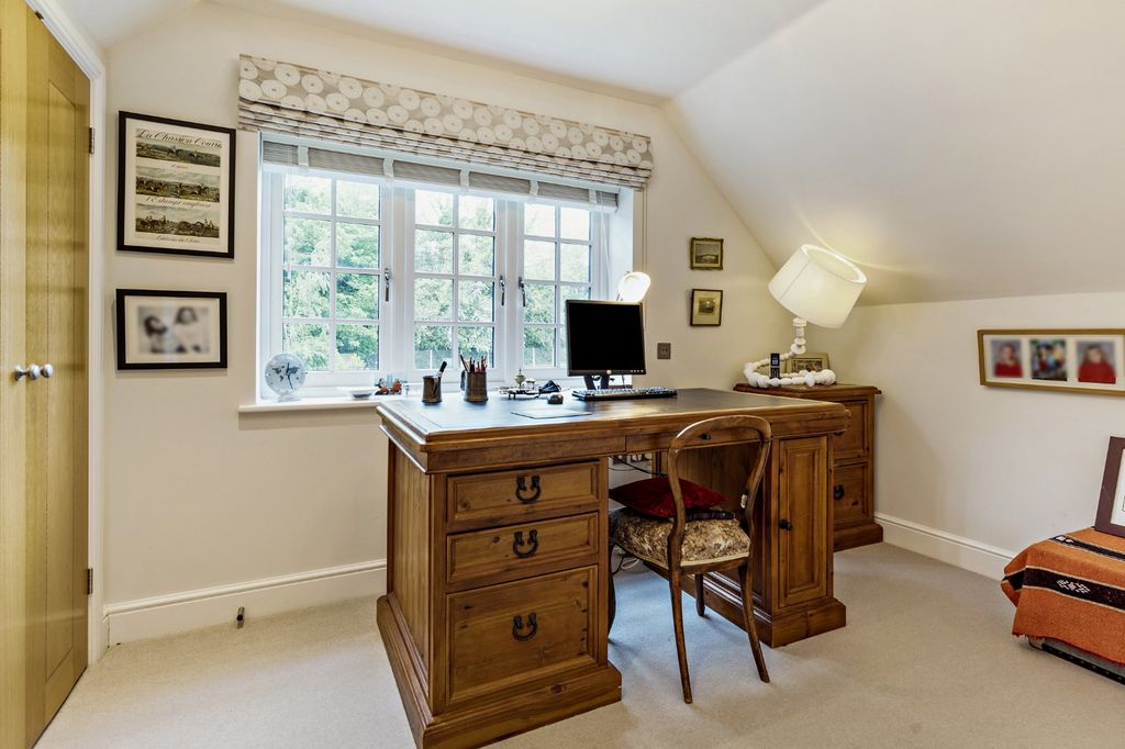 Additional image 17 of 5 bed detached house for saleThe Shires, Littlewick Green, Berkshire SL6