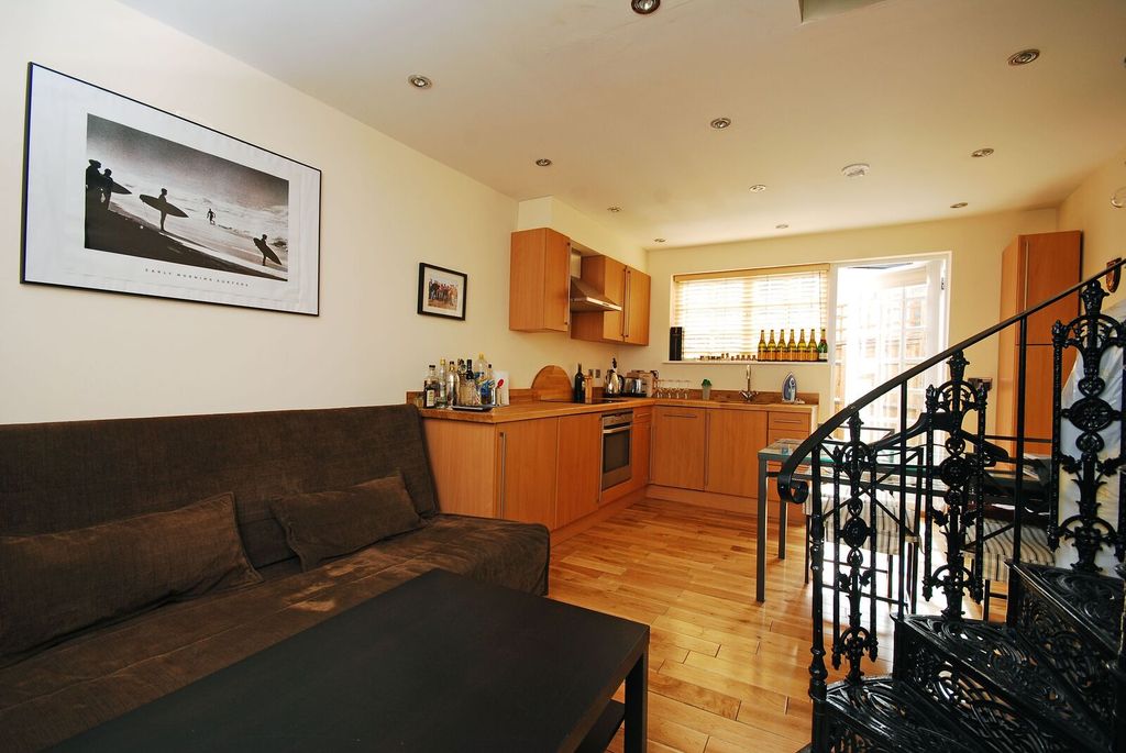 Property photo 2 of 5