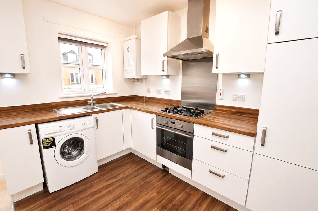 Additional image 4 of 2 bed flat for saleWeatherill Close, Guildford, Surrey GU1