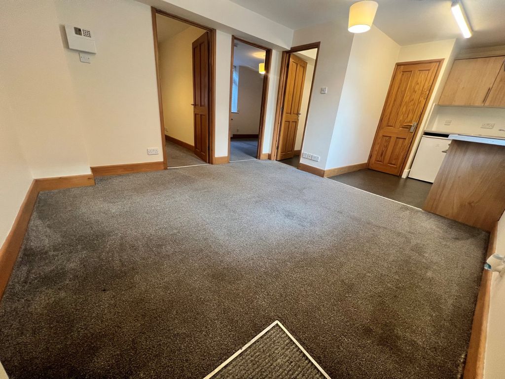 Property photo 3 of 7 Picture No. 14