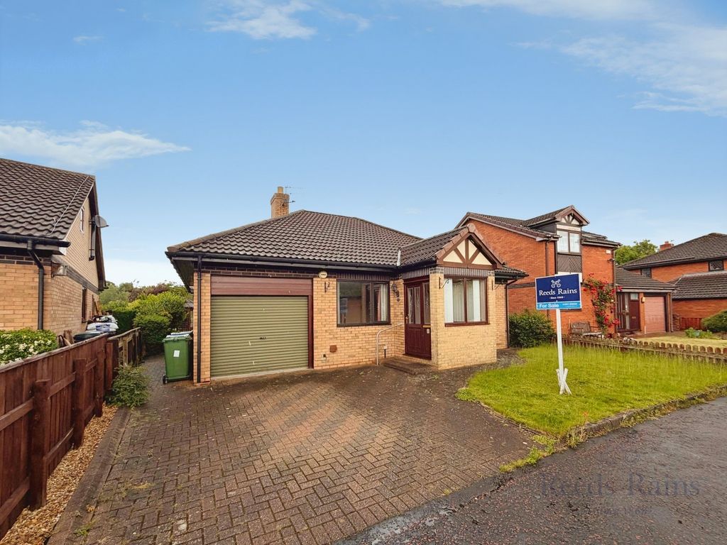 Property photo 1 of 15 External