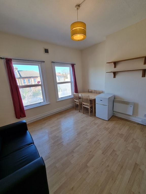 Property photo 2 of 5