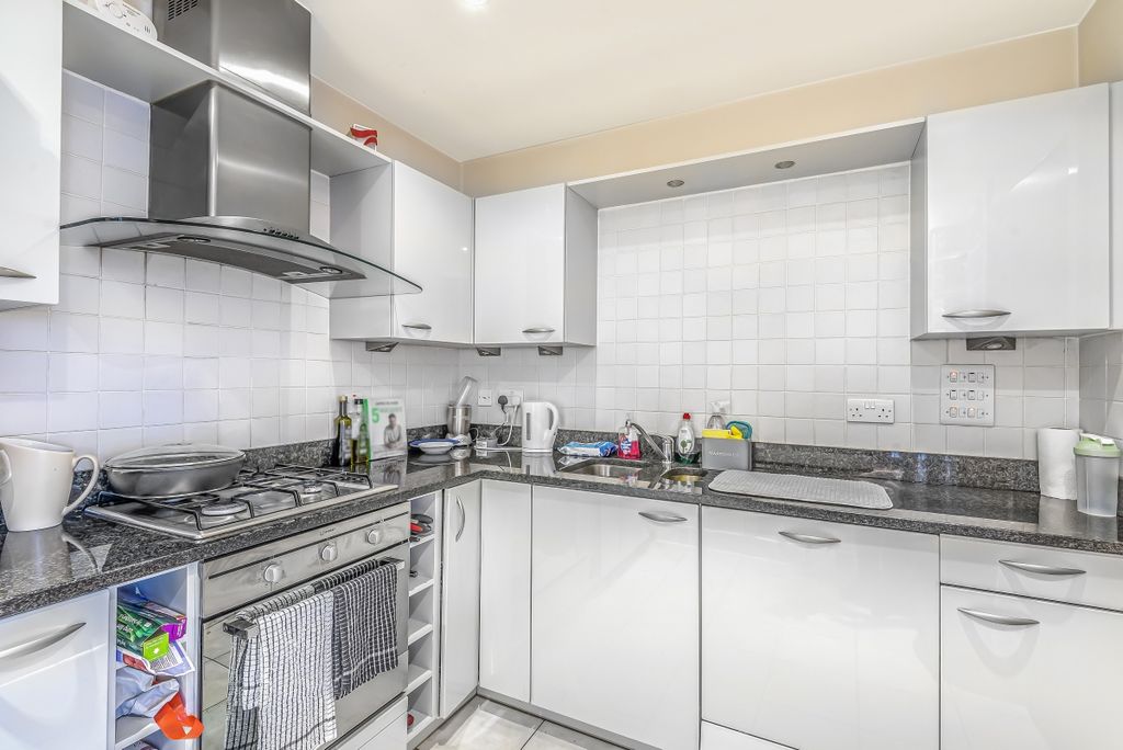 Property photo 2 of 8 3