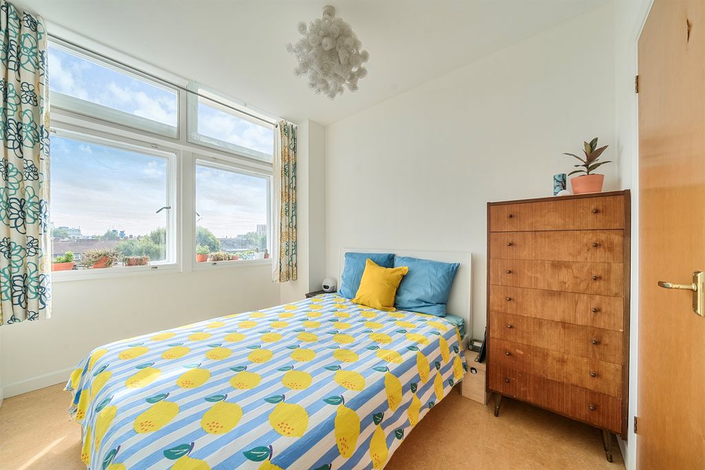 Property photo 2 of 12