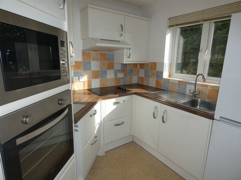 Property photo 3 of 13 Kitchen