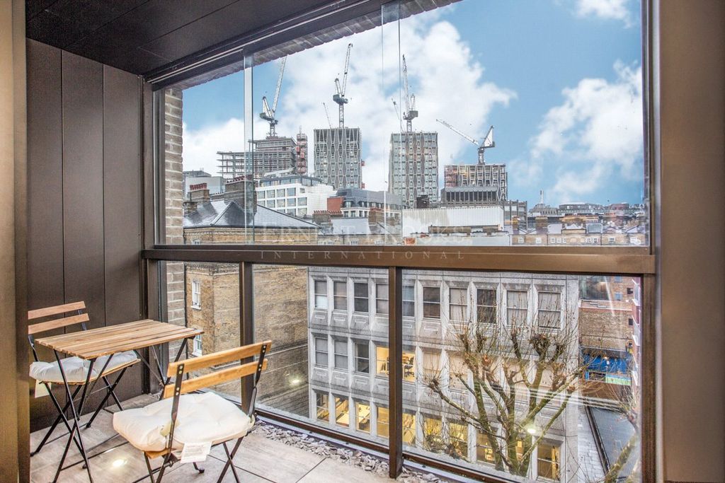 Property photo 3 of 8 Picture No. 02