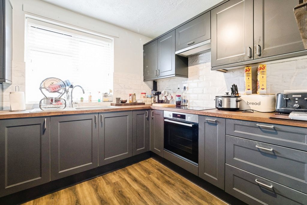 Property photo 3 of 14 Pbox-Img.Jpg