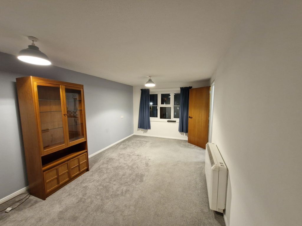 Property photo 3 of 5