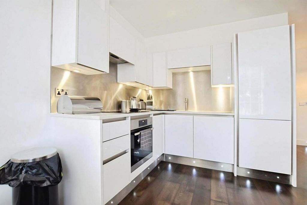 Property photo 3 of 7 Pbox-Img.Jpg