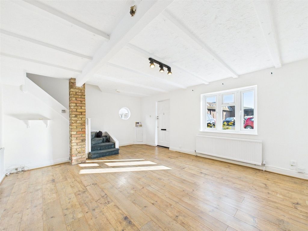 Property photo 2 of 12 Picture No. 13