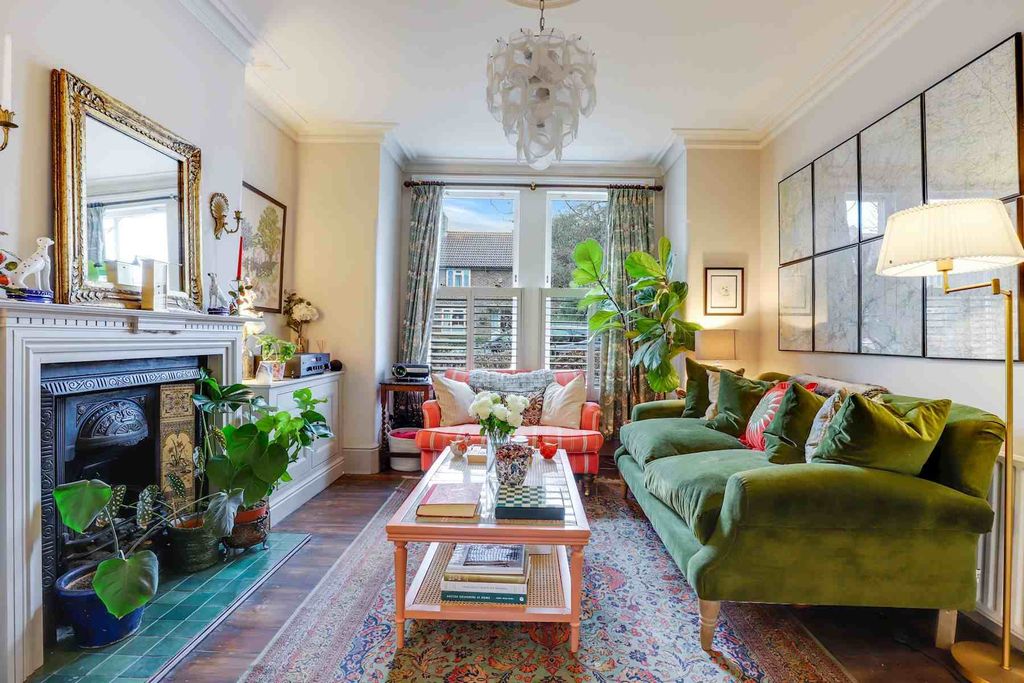 Property photo 1 of 11