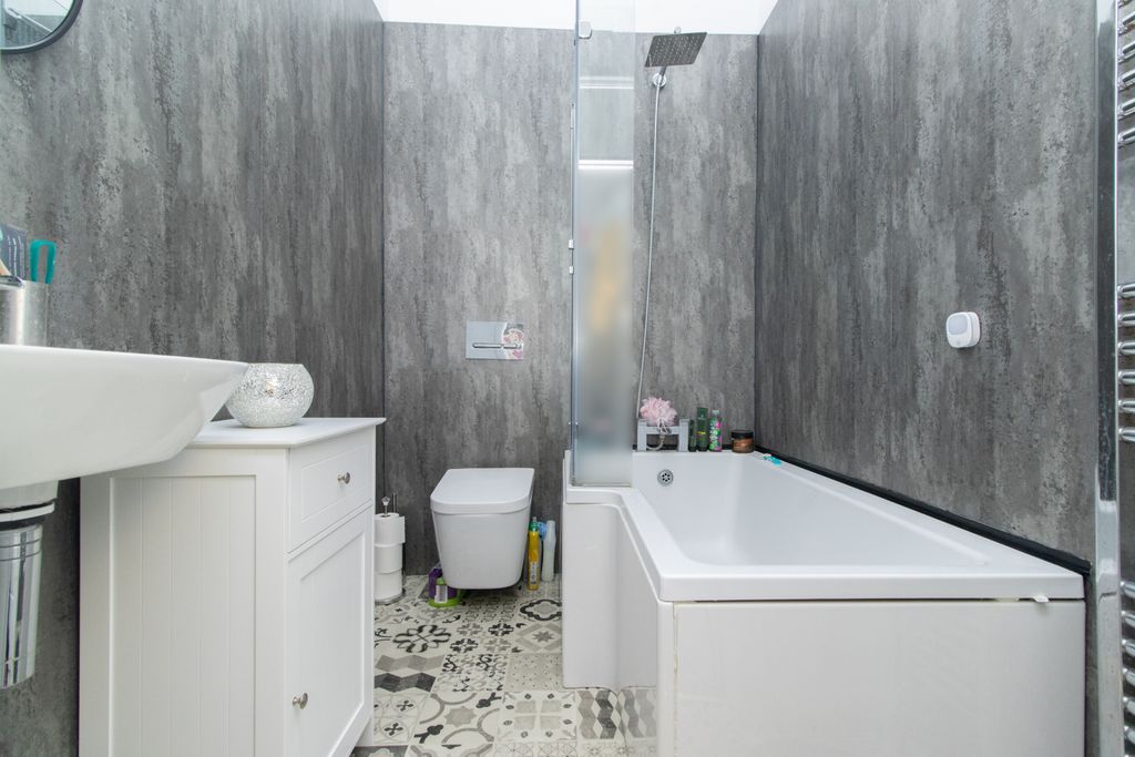 Property photo 3 of 24 Picture 3