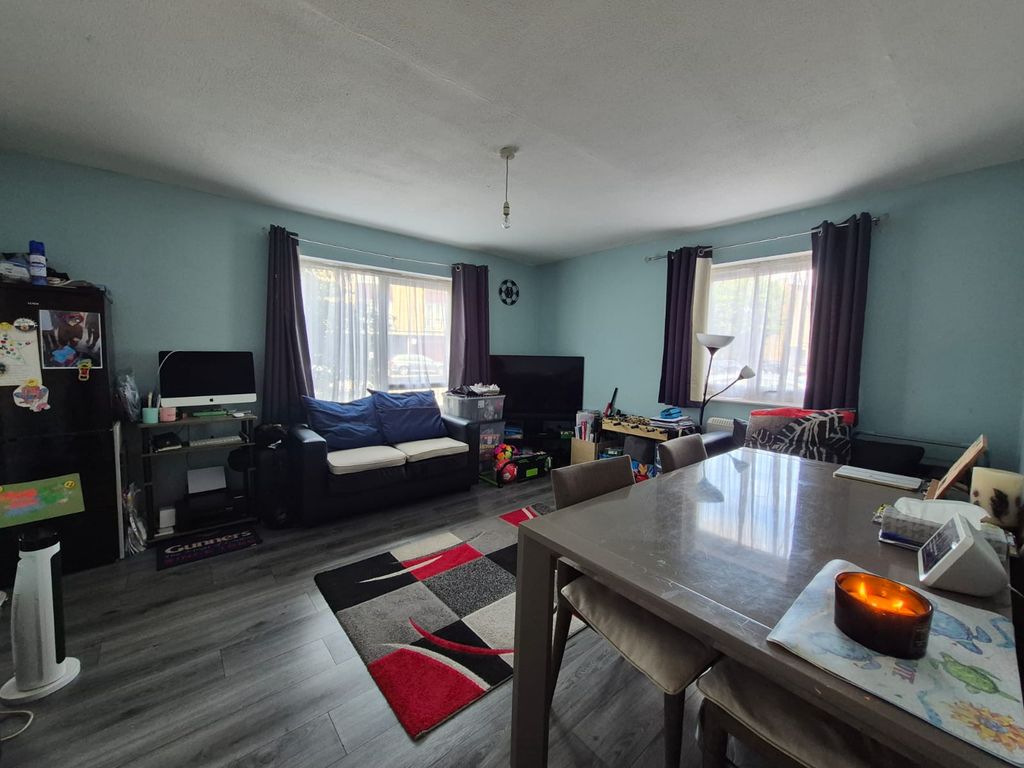 Property photo 1 of 9 2 Bedroom Flat For Rent