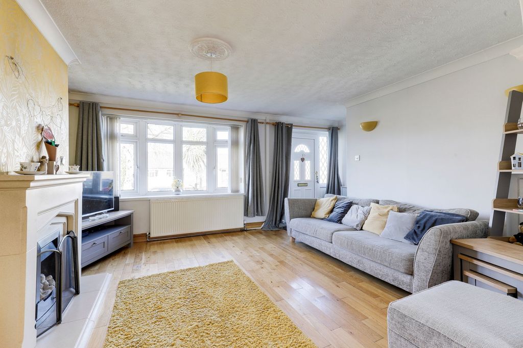 Property photo 2 of 18