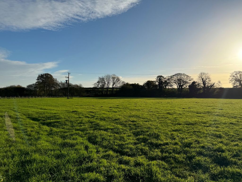 Property photo 1 of 1
