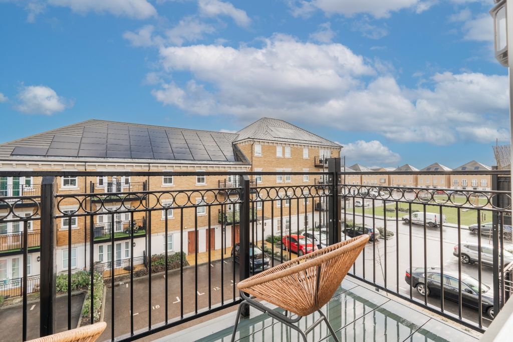 Property photo 3 of 18 4847543