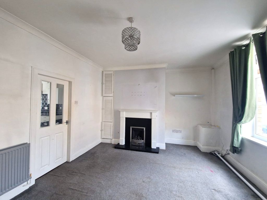Property photo 2 of 9 Lounge