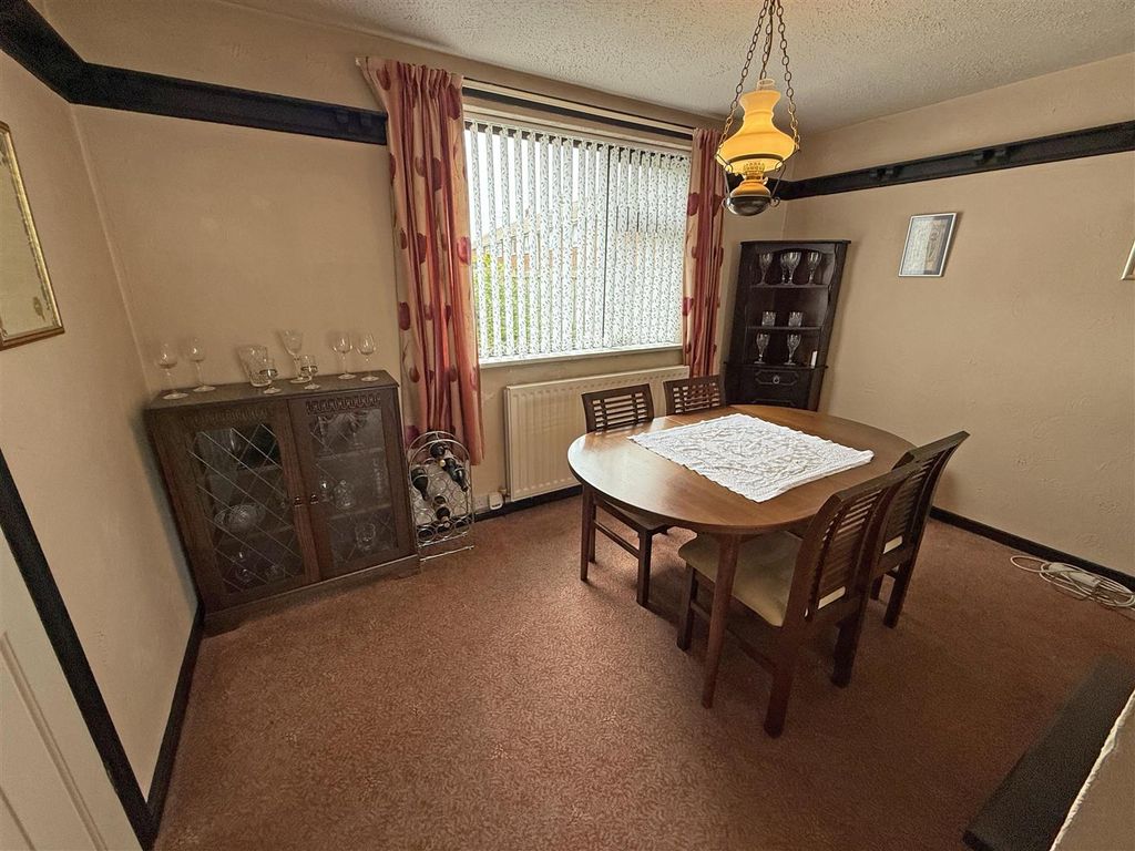 Property photo 3 of 12 Dining Room.Jpg