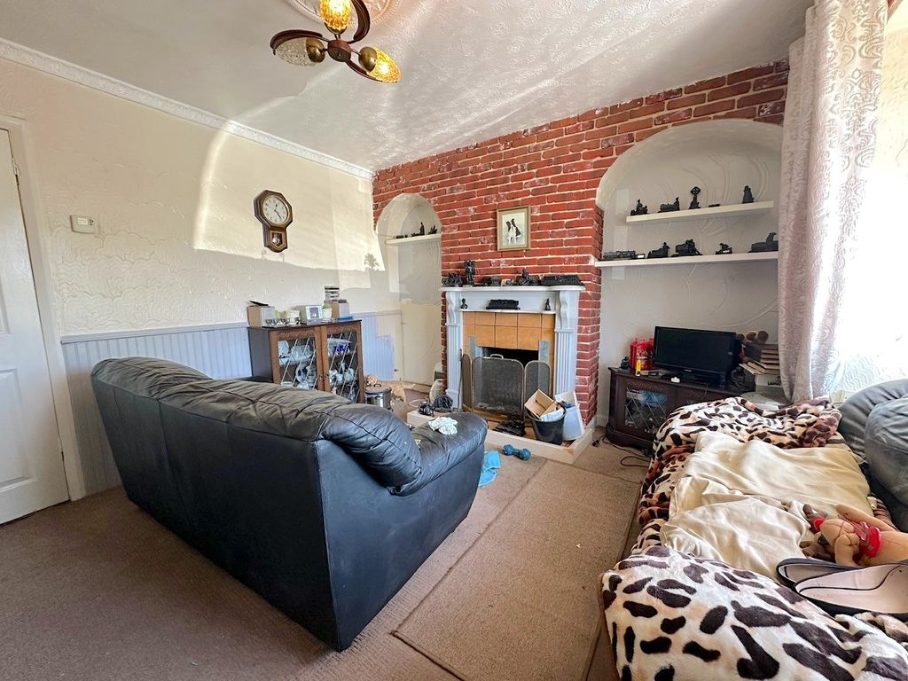 Property photo 3 of 18