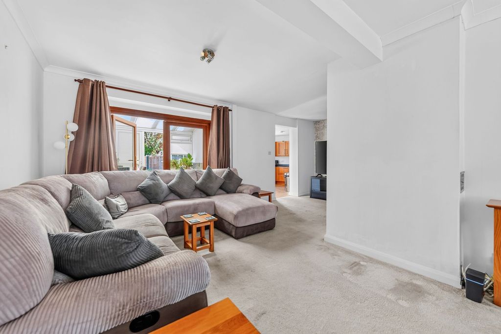 Property photo 3 of 19