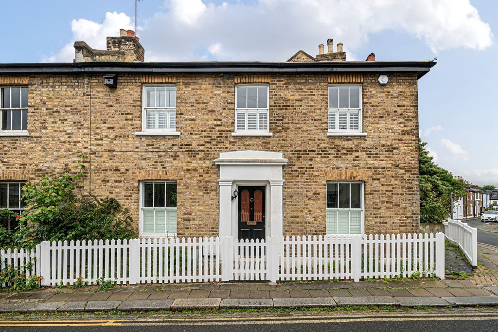Property photo 1 of 19 1006798 (1)
