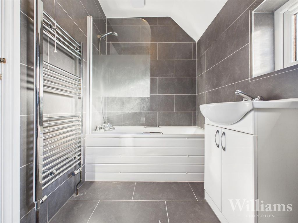 Property photo 3 of 15 Cam02861G0-Pr0537-Still013.Jpg