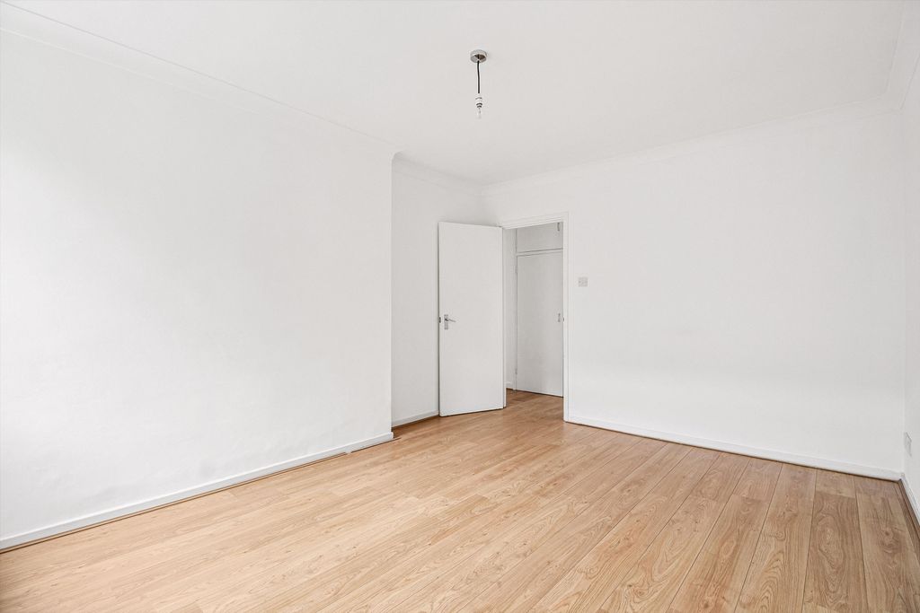 Property photo 3 of 10 Image