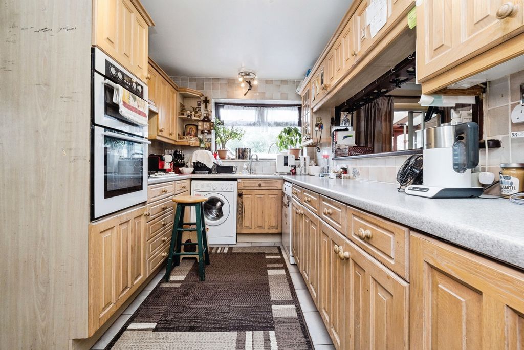 Property photo 2 of 17 Photo