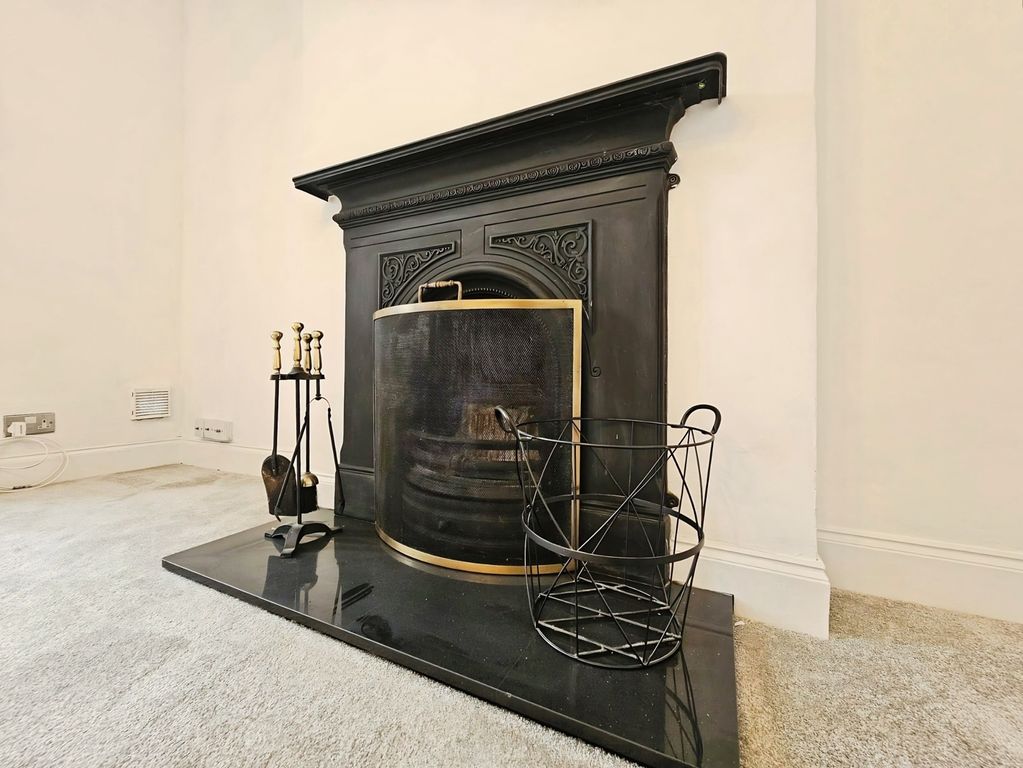 Property photo 3 of 11 Reception Room