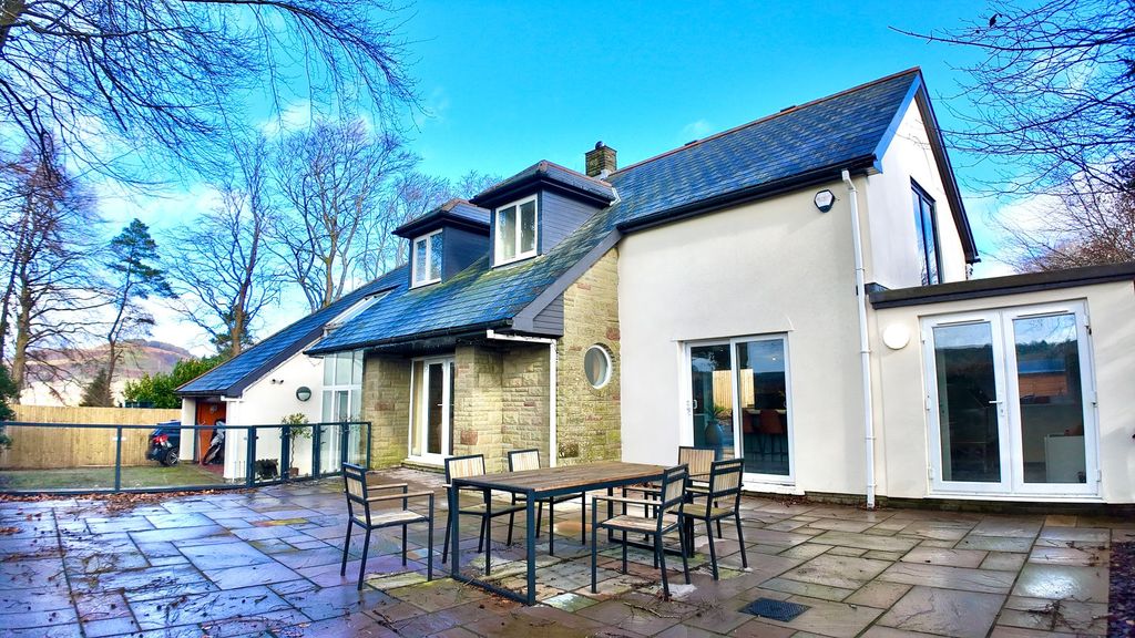 Property photo 1 of 33