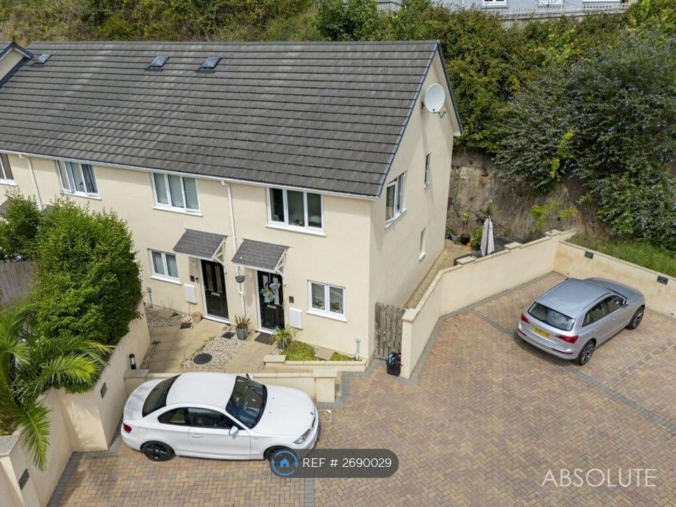 Property photo 2 of 21