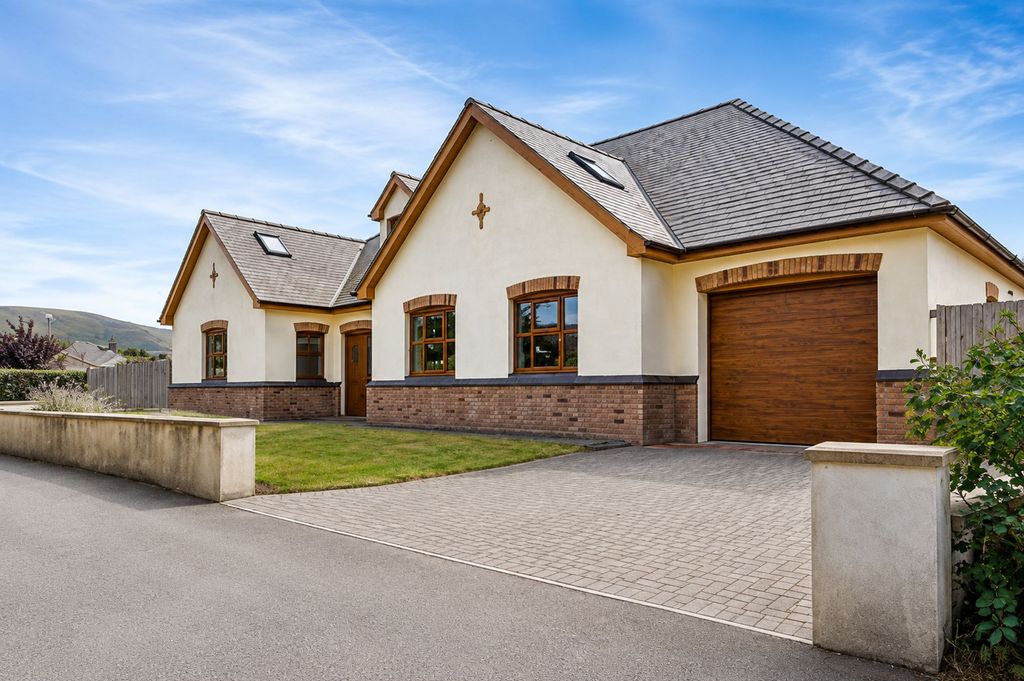 Property photo 1 of 46